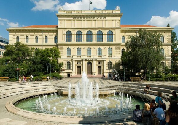 Szeretnél Szegeden diplomát? Nőtt az SZTE jelentkezőinek száma