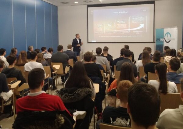 A cégépítésről szóló előadással indult a győri egyetem startup programja