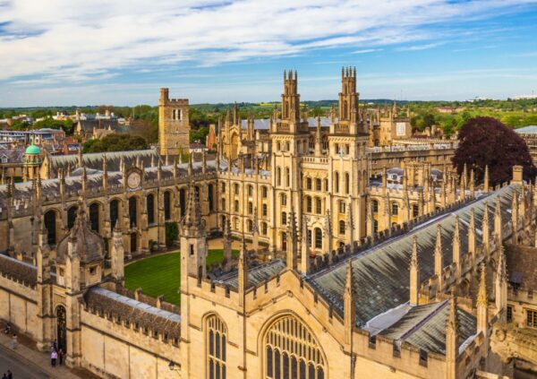 MCC-s diákok mehetnek a Cambridge-i és Oxfordi Egyetem programjaira