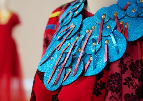 Romani Design Fashion Art – Aktivizmussal a tradíciókért címmel időszakos kiállítás nyílt a Hagyományok Házában
