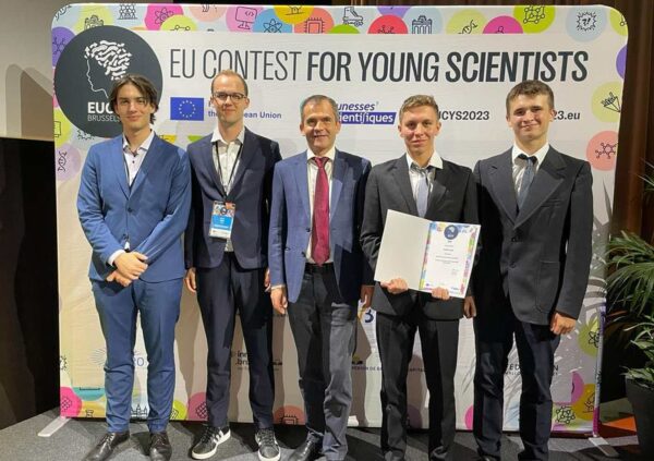 Fantasztikus magyar eredmény a 34. EU Fiatal Tudósok Versenyén