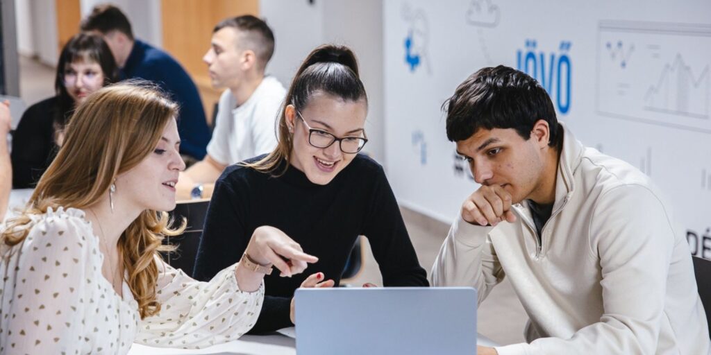 Nagy népszerűségnek örvend a GDE ingyenes MI-képzése